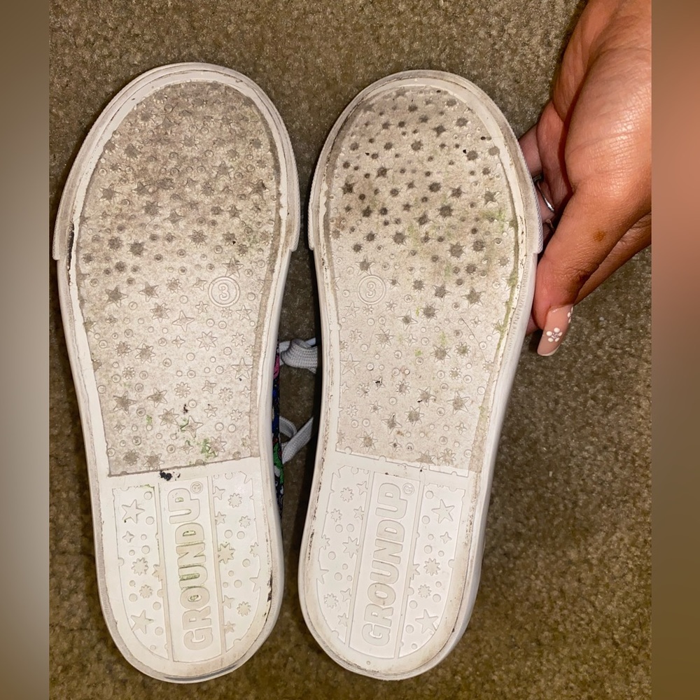 👟 Kids Super Mario Sneakers 👟 - Picture 6 of 6